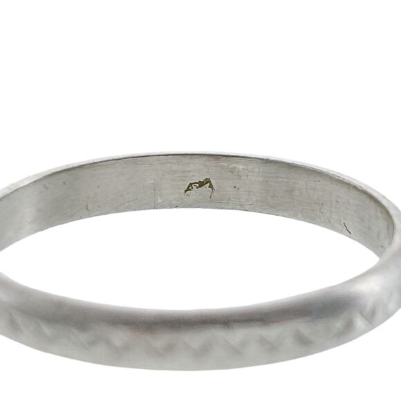 Antique Sterling Silver 2.5mm Etched Band Ring Size 5.75 - Picture 3 of 7